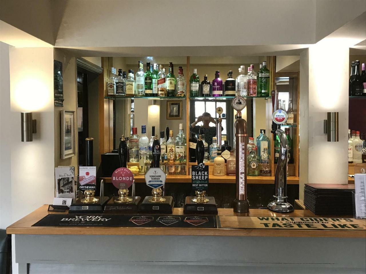 The Black Bull Inn 艾斯克里克 外观 照片
